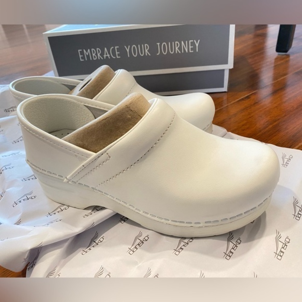 WHITES DANSKO PROFESSIONAL WHITE BOX SHOES